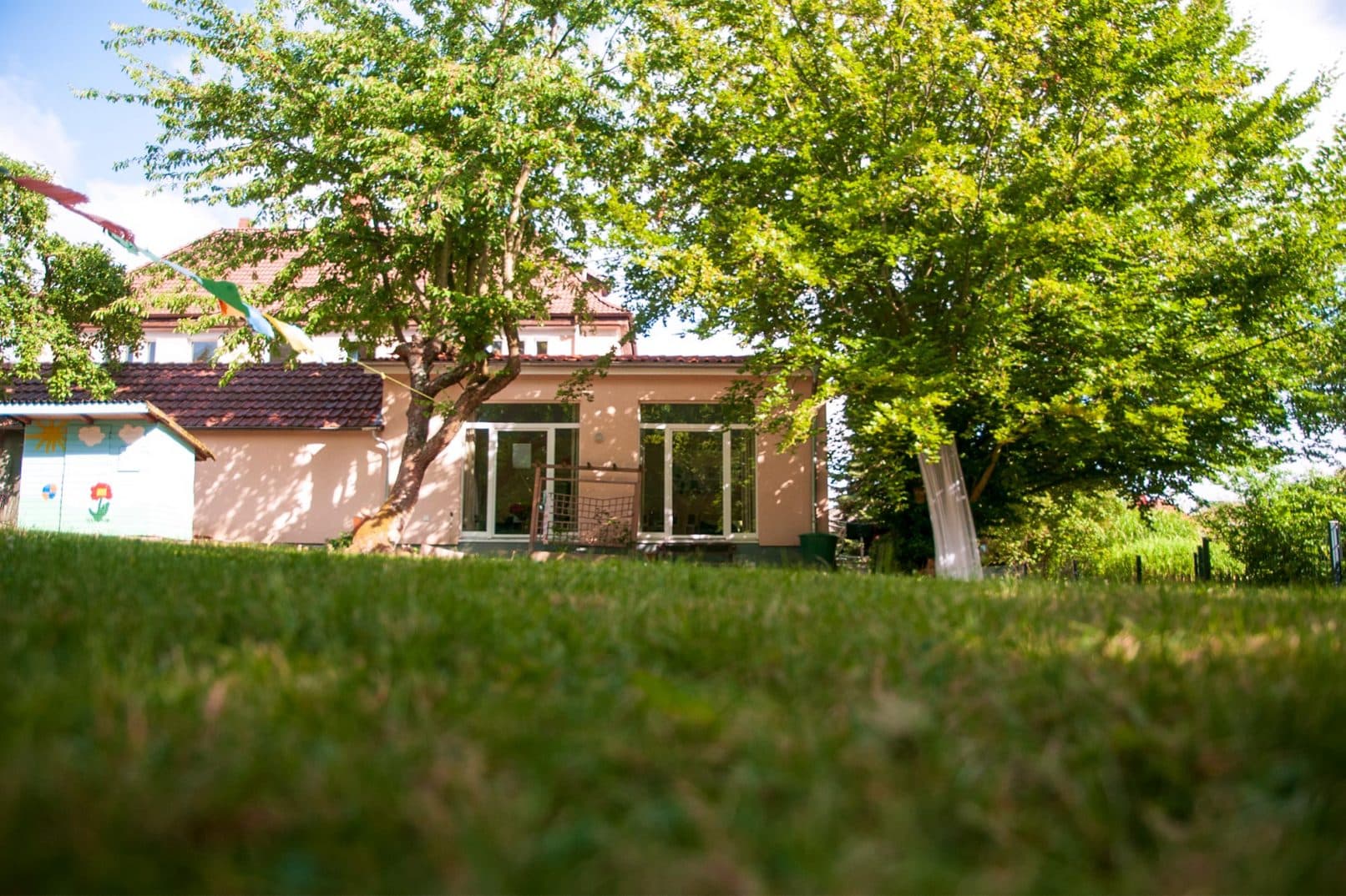 Der Garten hinter dem Lebenshaus